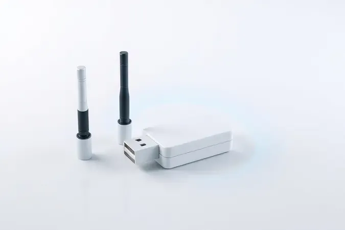 Adaptador wifi conceitual com antenas intercambiáveis de diferentes tamanhos em 3D render